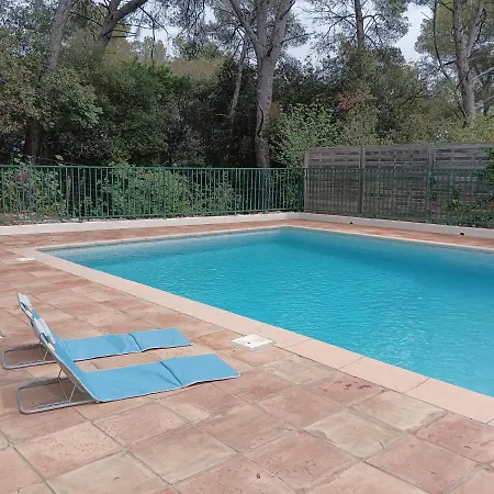 Holiday home Petite Maison Au Calme - Piscine En Copropriete, Terrasse, Mer, Clim Vallauris